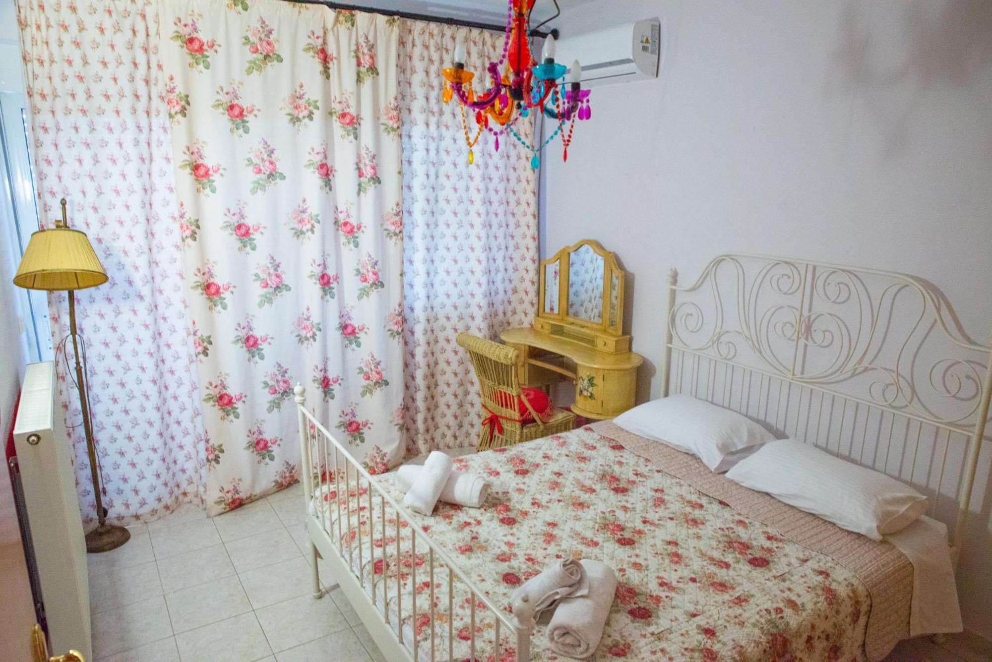 Villa The Early Bird - Cosy 2-Floor House With Garden à Alexandroúpoli Extérieur photo